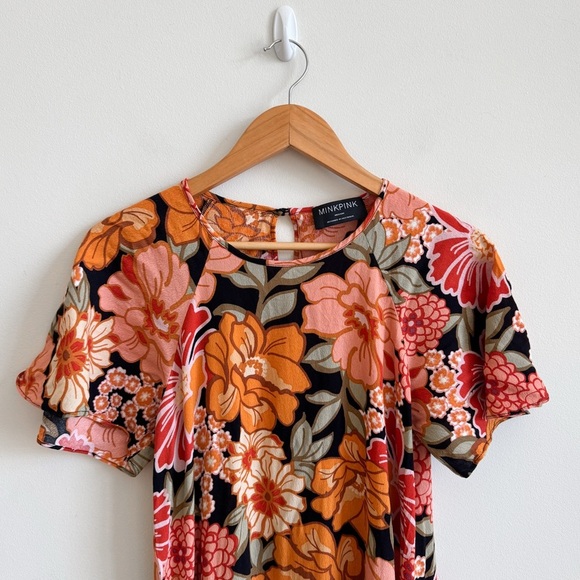 MINKPINK • Rey Raglan Mini Tee Dress - Picture 4 of 13